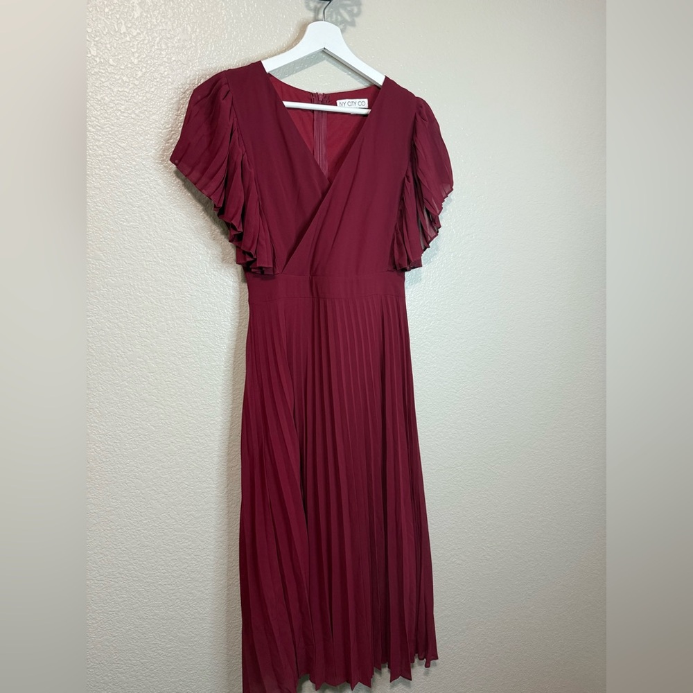 Ivy City Co Burgundy Midi Dress